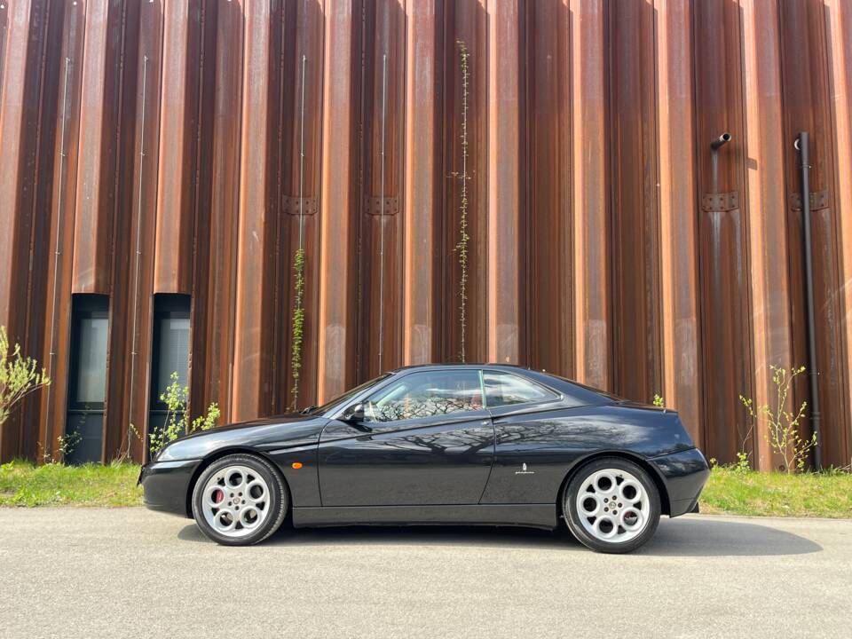 Image 59/64 of Alfa Romeo GTV 3.2 V6 24V (2003)