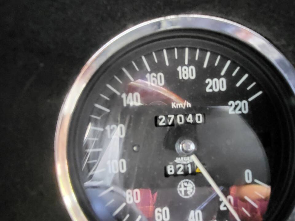 Image 28/37 of Alfa Romeo Spider Veloce 2000 (1982)