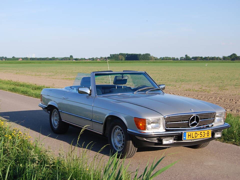 Image 21/87 of Mercedes-Benz 280 SL (1982)