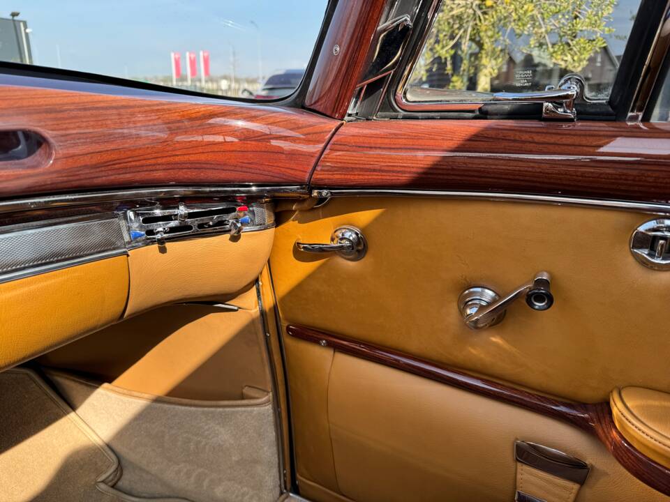 Afbeelding 12/16 van Mercedes-Benz 220 SE (1960)