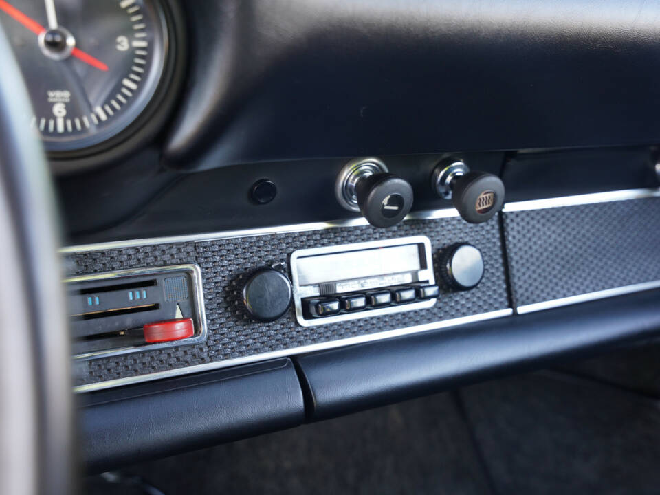 Image 41/50 of Porsche 911 2.2 T (1971)