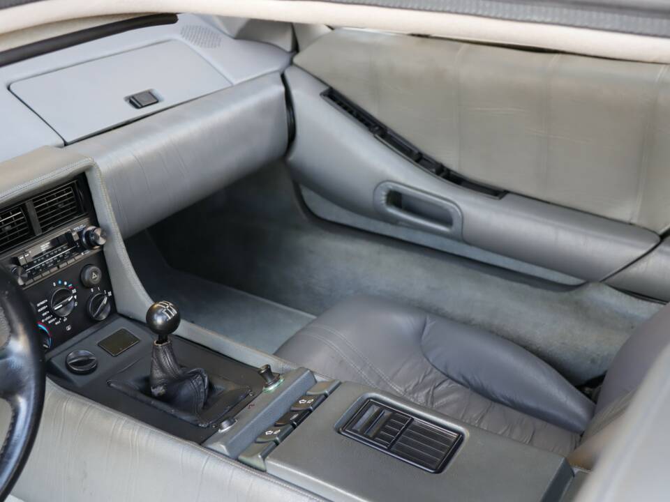 Image 43/49 of DeLorean DMC-12 (1981)