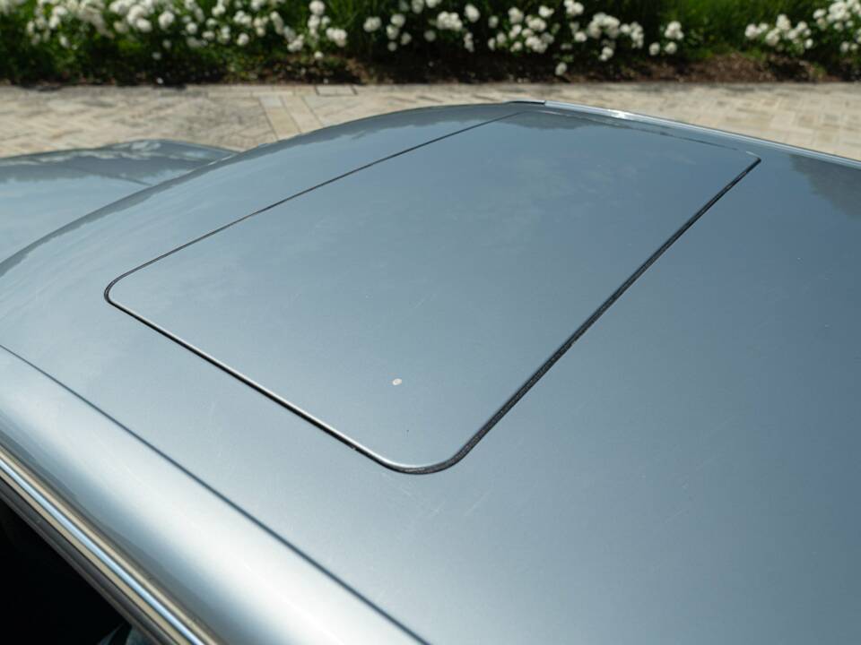 Image 11/50 de Mercedes-Benz 380 SEC (1982)