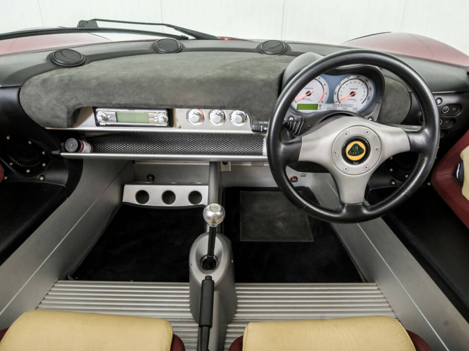 Image 7/50 of Lotus Elise (2003)