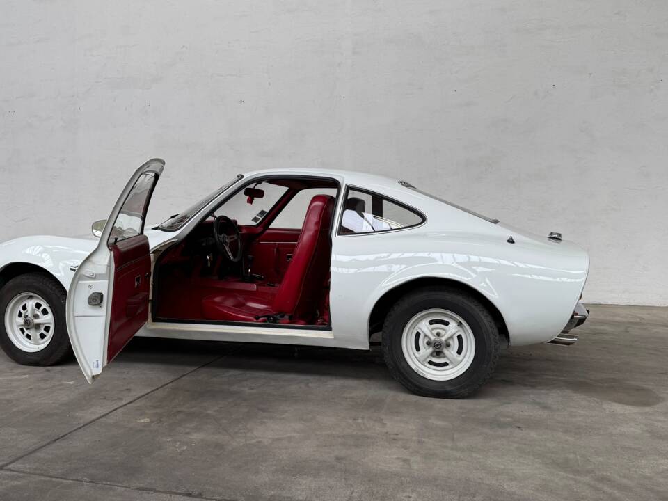 Image 10/159 of Opel GT 1900 (1970)