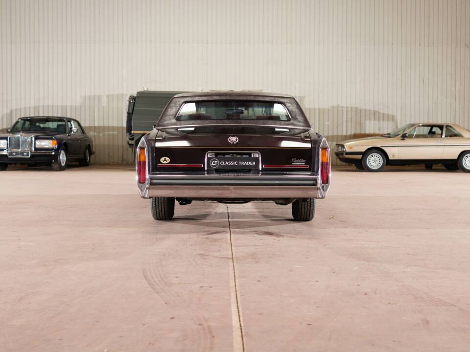 Image 7/58 of Cadillac Brougham Elegance (1988)