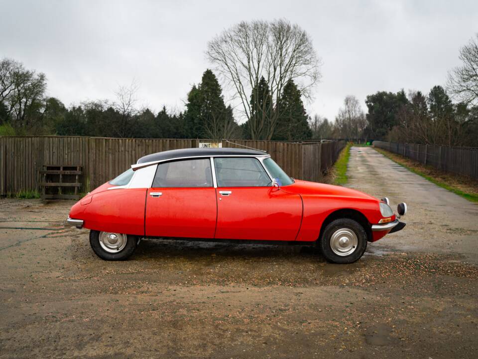 Image 12/24 de Citroën DS 20 A (1973)