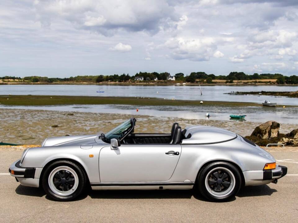 Image 13/132 of Porsche 911 Speedster 3.2 (1989)