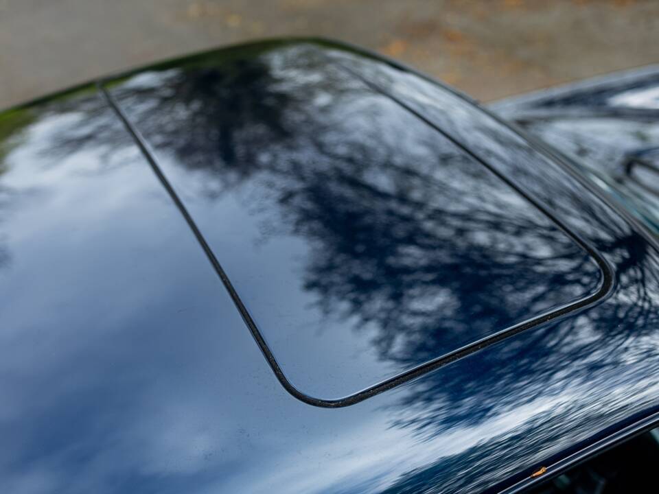 Image 18/50 of Porsche 911 Carrera 3.2 (1985)