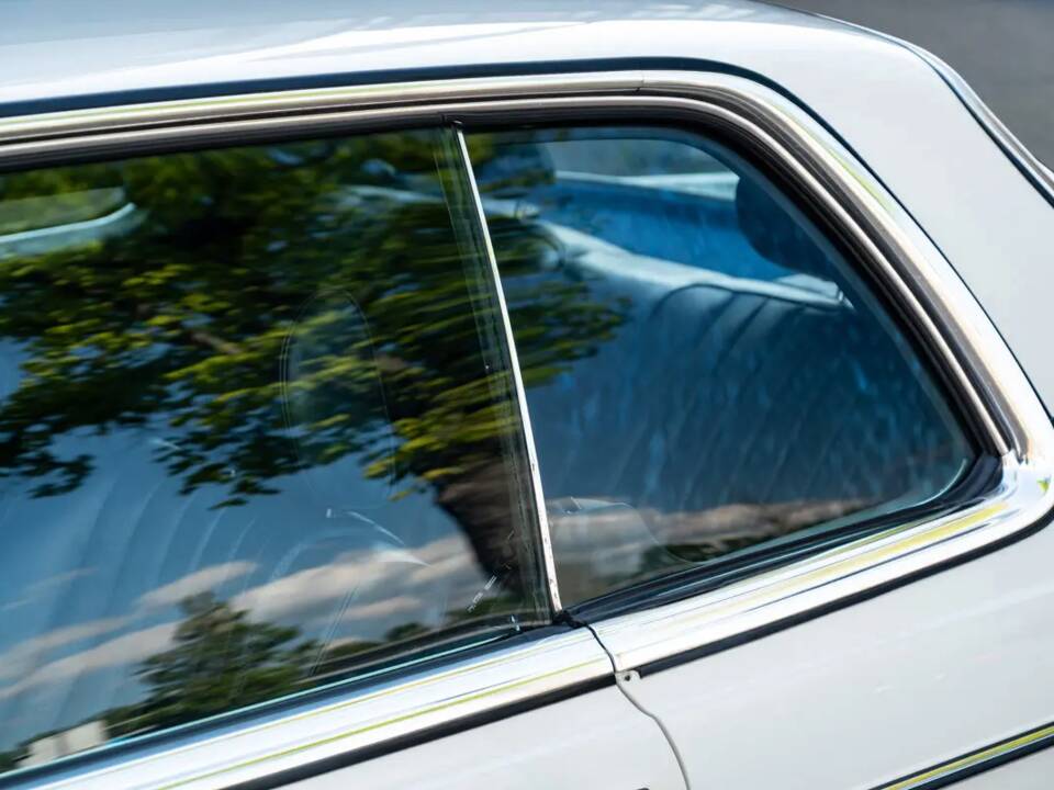 Image 23/62 of Mercedes-Benz 280 CE (1982)