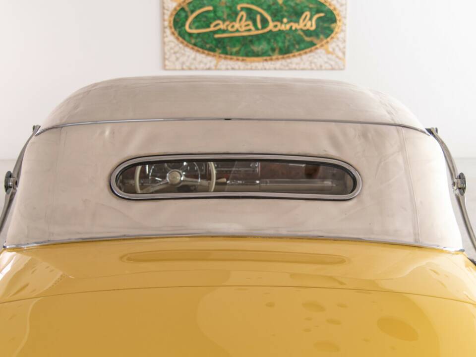 Bild 24/45 von Mercedes-Benz 300 S Cabriolet A (1953)