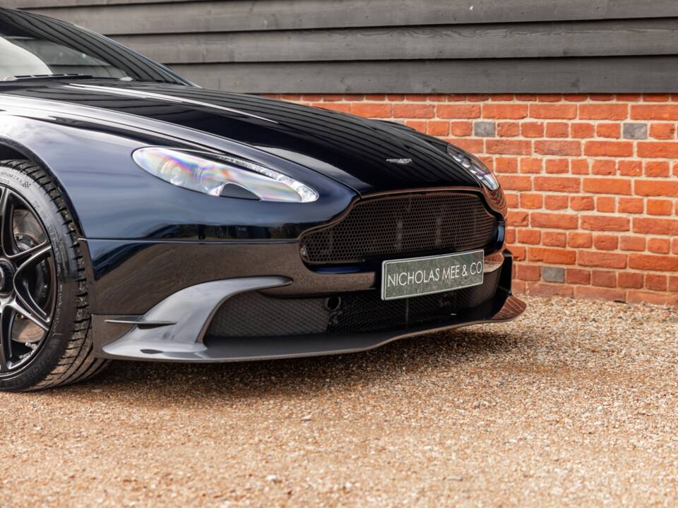 Image 13/65 of Aston Martin Vantage GT8 (2017)
