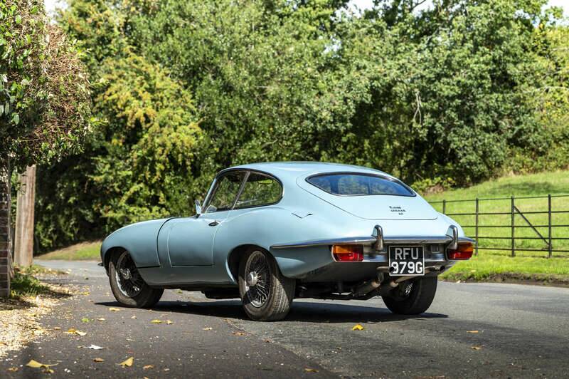 Image 4/50 de Jaguar E-Type (1968)