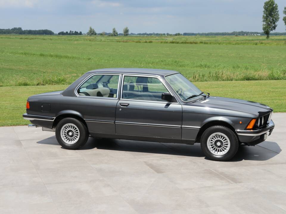 Image 22/50 of BMW 323i (1980)