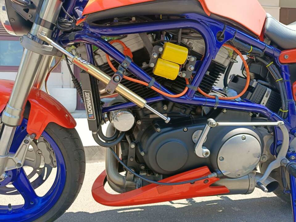 Image 32/48 of Buell X1 Lightning (2000)