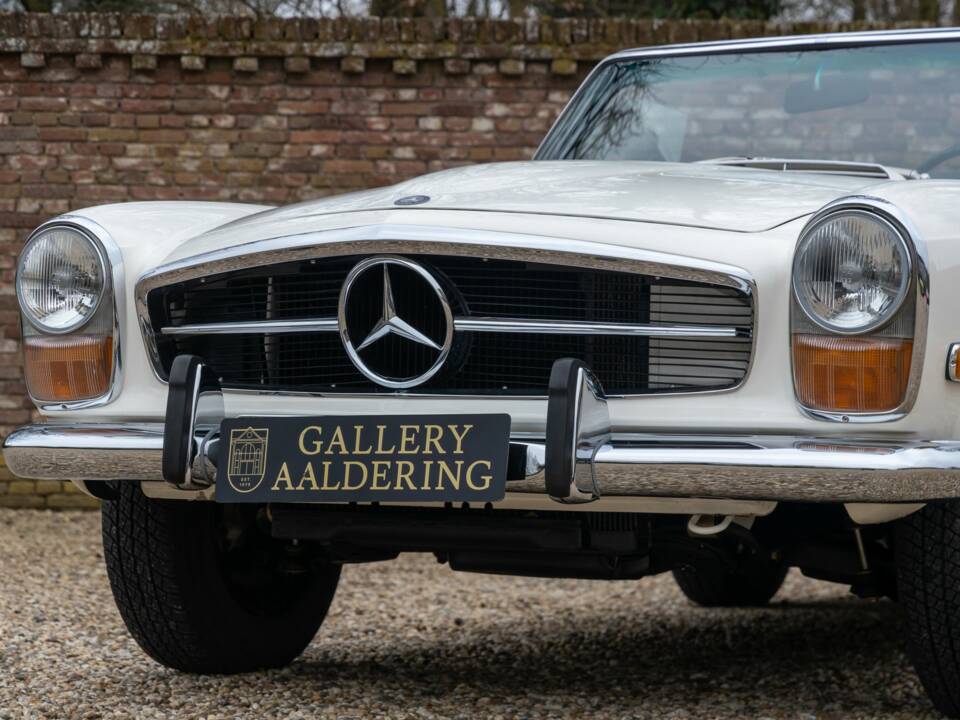 Bild 21/50 von Mercedes-Benz 280 SL (1970)