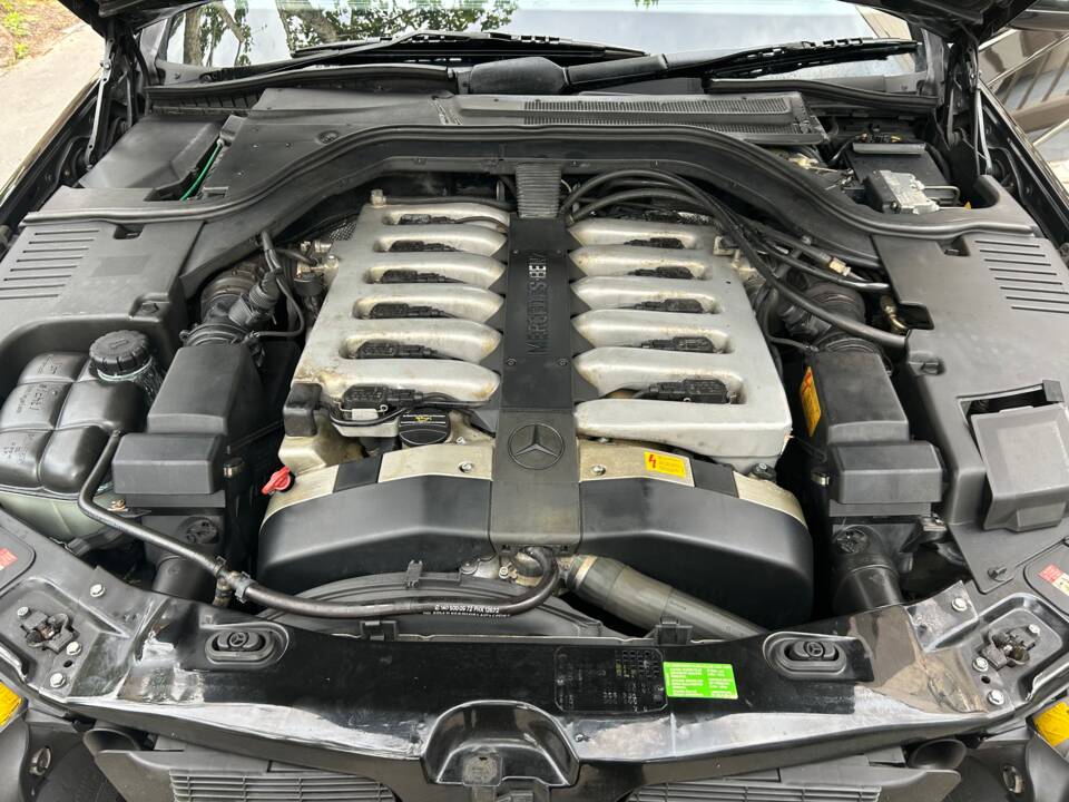 Image 23/27 of Mercedes-Benz CL 600 (1998)