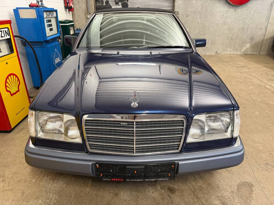 Bild 4/21 von Mercedes-Benz 300 CE-24 (1993)