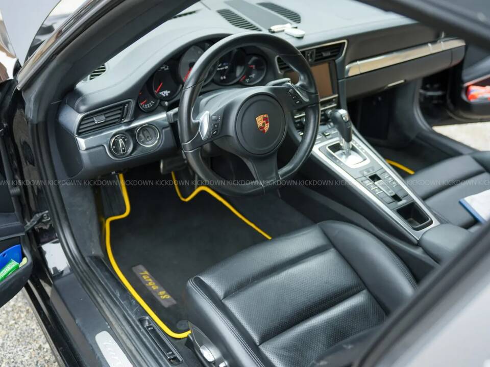 Image 6/10 of Porsche 911 Carrera 4S (2015)