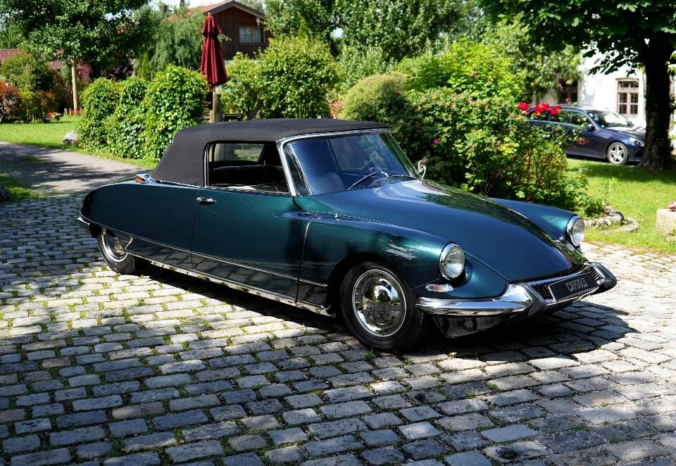 Image 3/48 de Citroën DS 19 (1963)