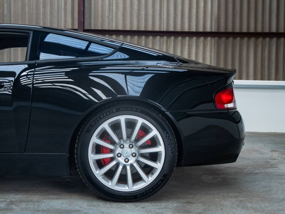 Image 37/50 de Aston Martin V12 Vanquish (2004)