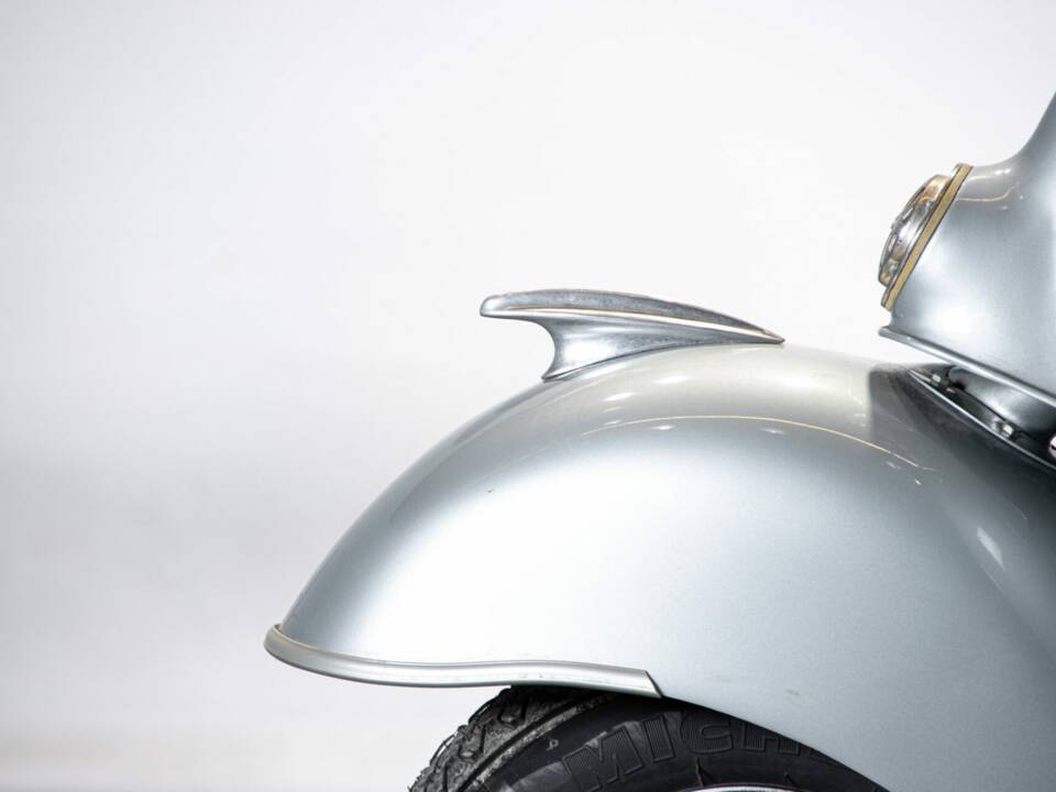 Image 15/45 of Piaggio Vespa 150 (1958)