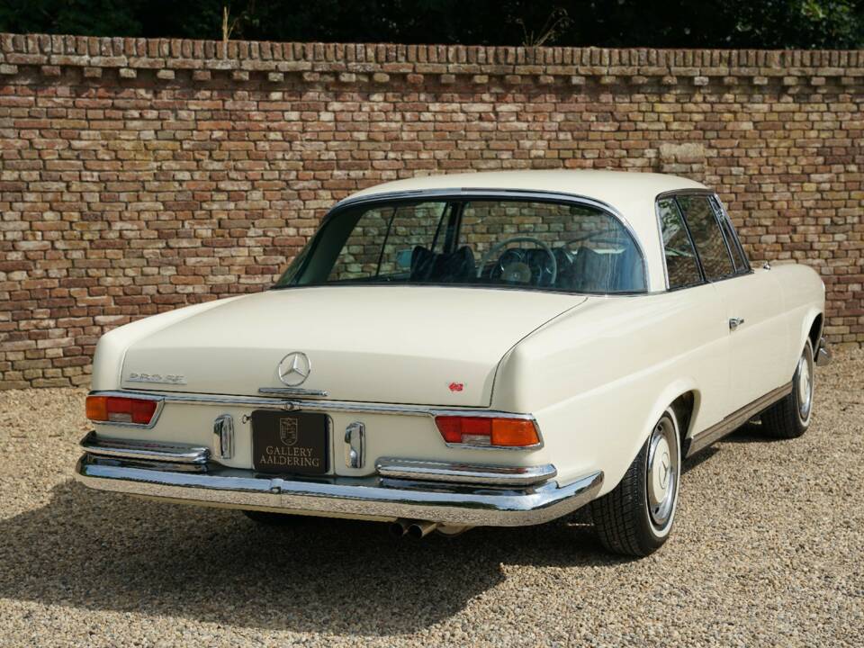 Image 19/50 de Mercedes-Benz 280 SE (1968)