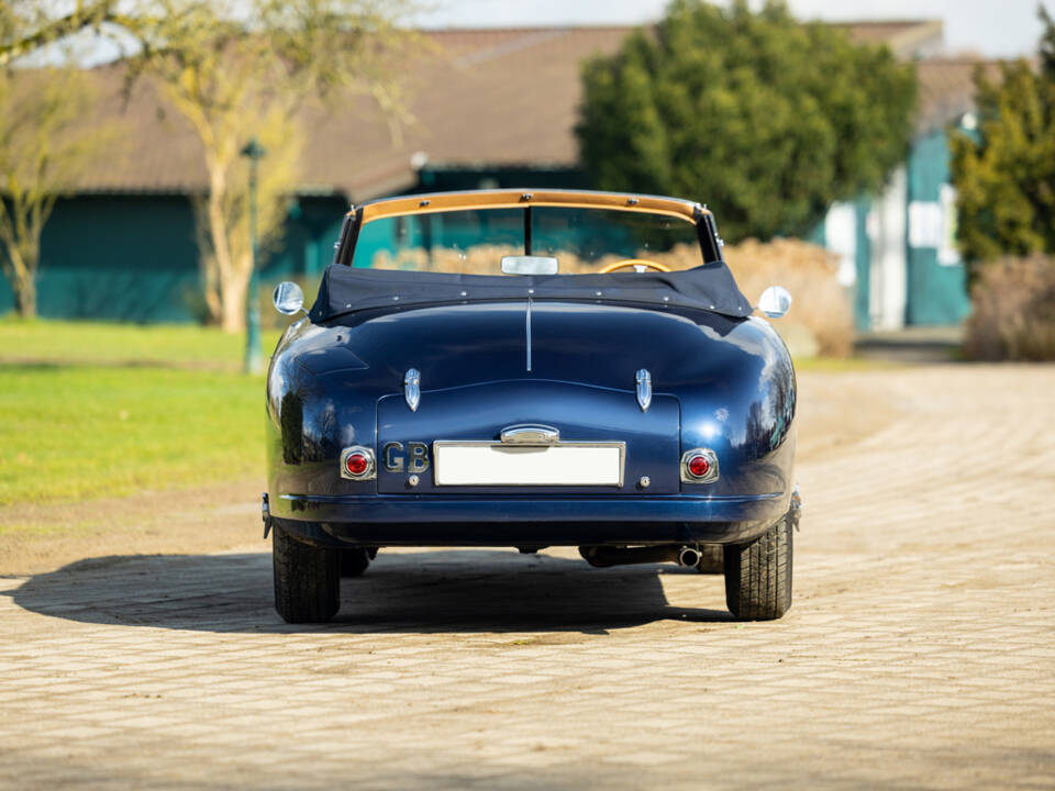 Image 8/50 of Aston Martin DB 2&#x2F;4 Mk I Vantage Convertible (1953)
