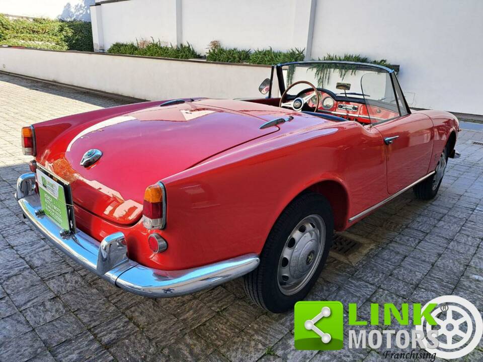 Image 2/6 of Alfa Romeo Giulietta Spider (1961)