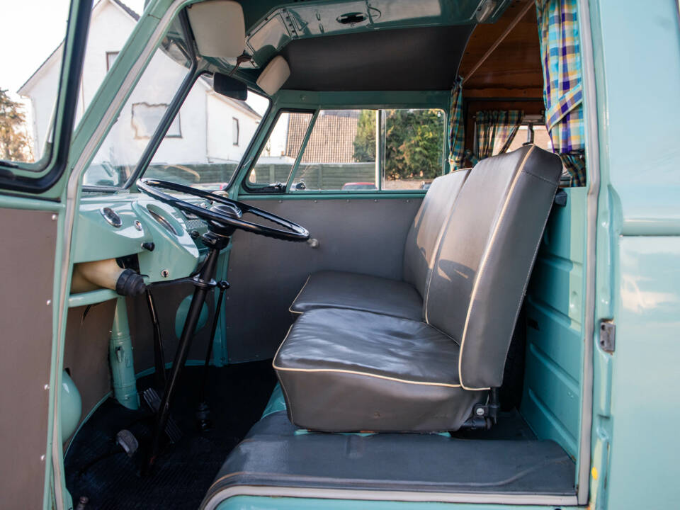 Image 12/43 of Volkswagen T1 camper (1963)