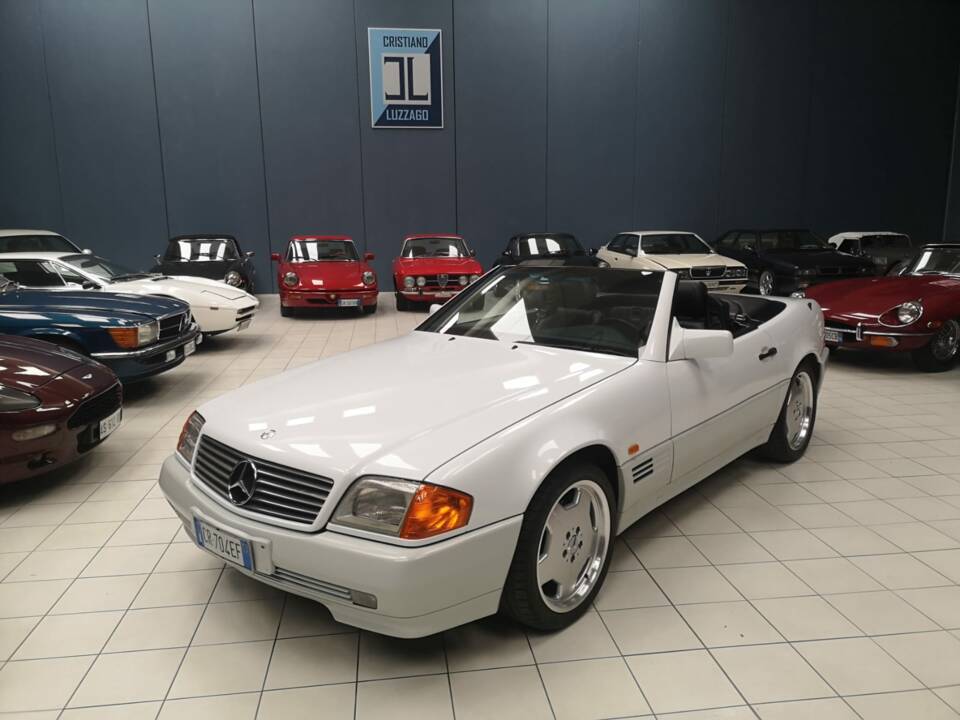 Image 3/54 of Mercedes-Benz 500 SL (1991)