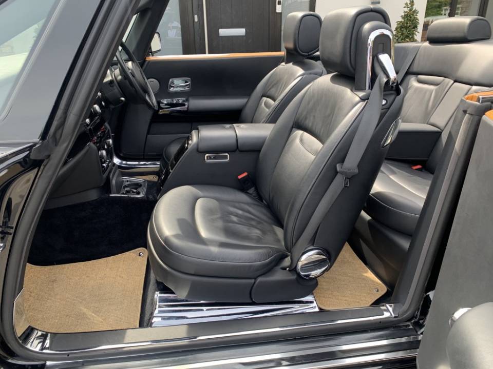 Bild 18/25 von Rolls-Royce Phantom DHC (2008)