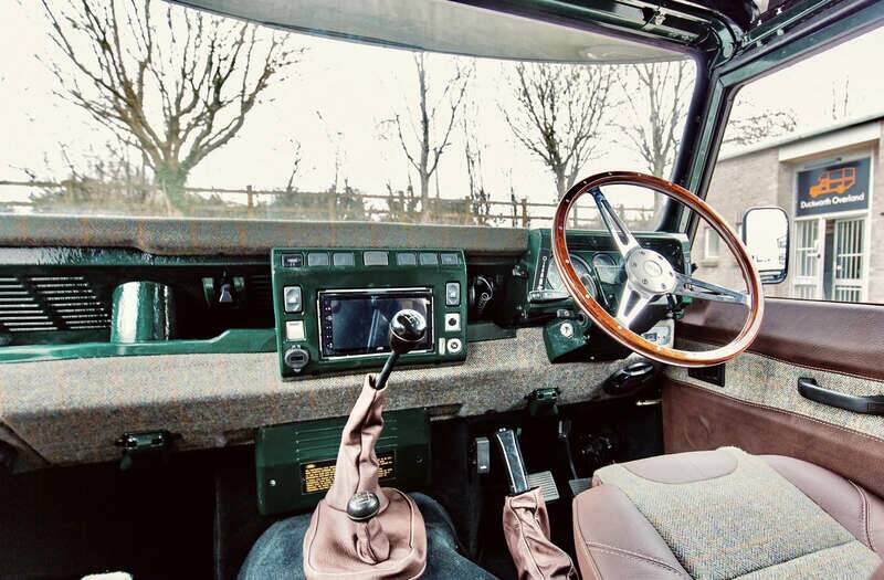 Bild 25/41 von Land Rover Defender 110 Td5 (2002)