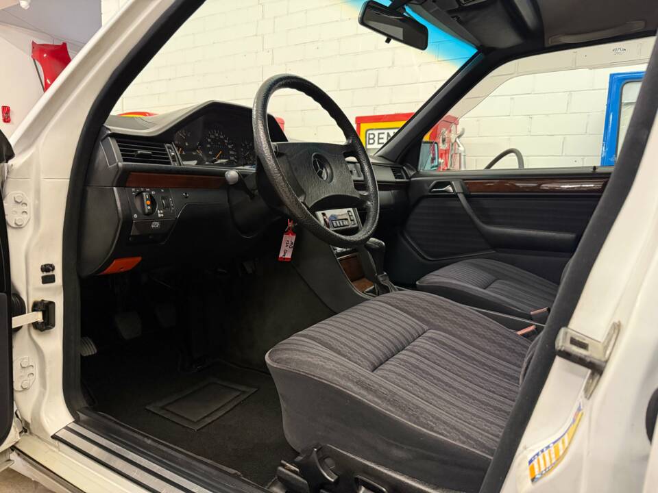 Bild 8/20 von Mercedes-Benz 250 D Turbo (1991)