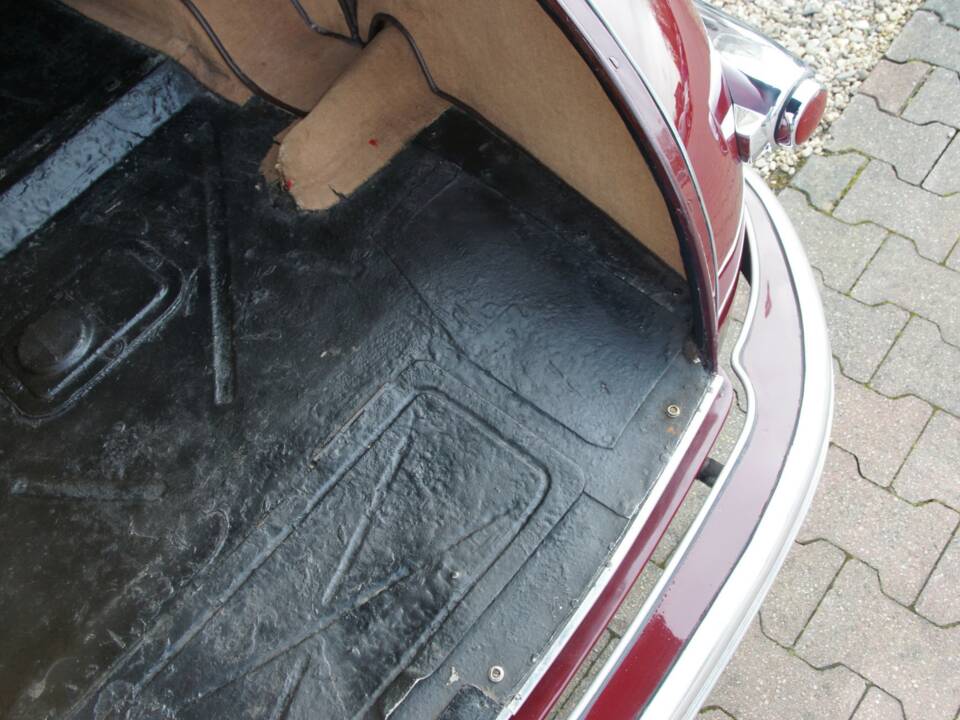 Image 43/50 of Alfa Romeo 6C 2500 Sport (1953)