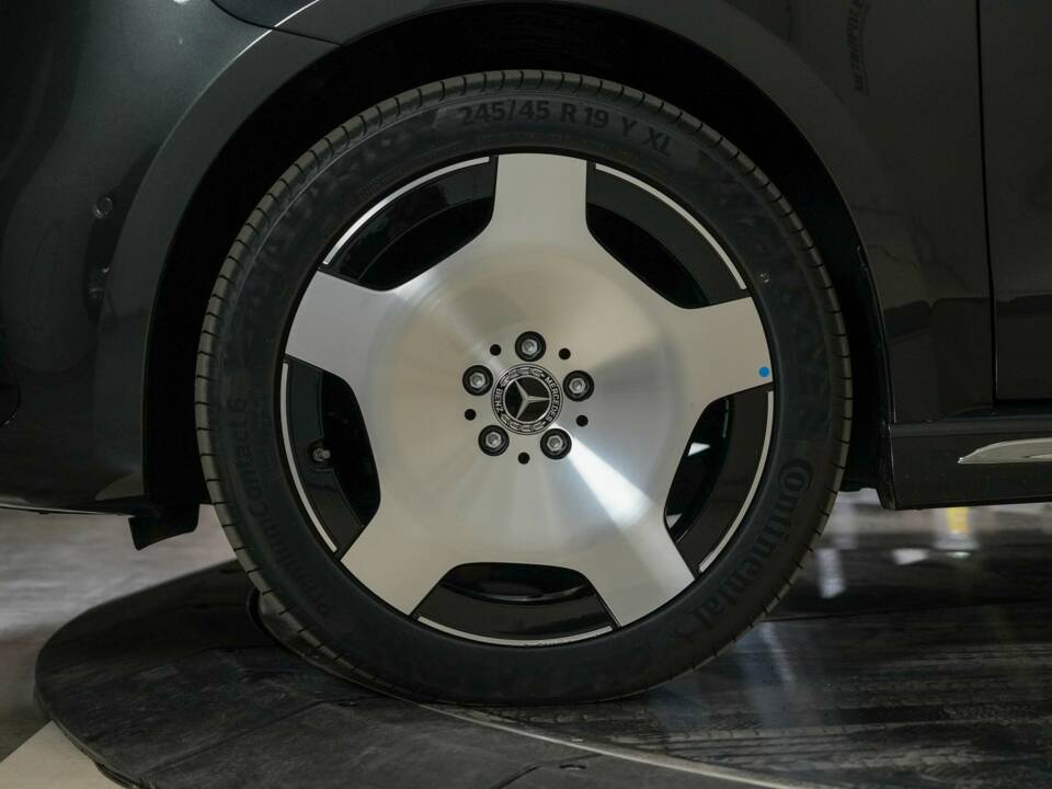 Image 18/50 de Mercedes-Benz V 300 d (2025)