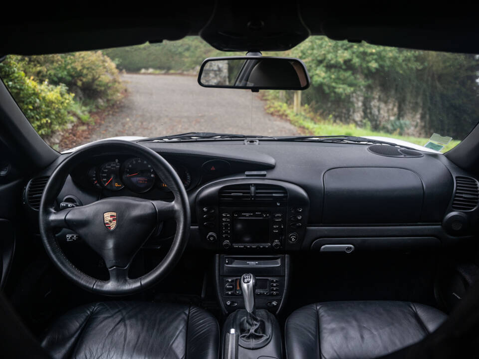 Image 7/14 de Porsche 911 Carrera 4S (2002)