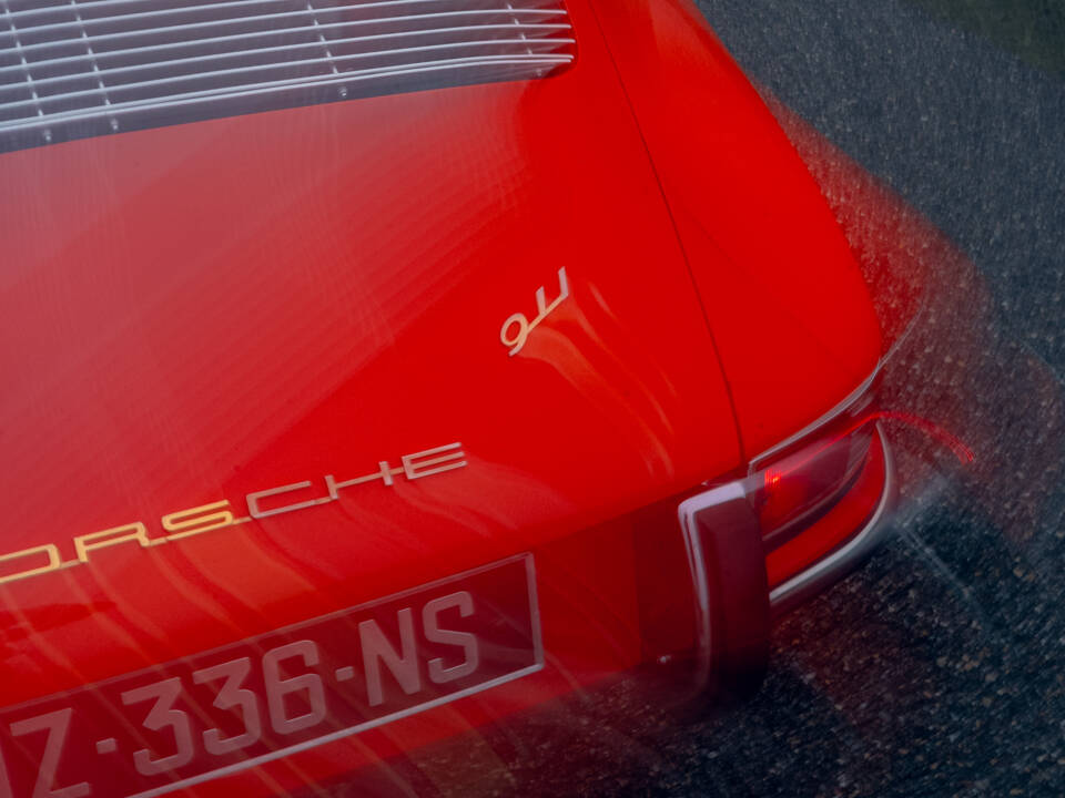 Image 14/63 of Porsche 911 R (1967)
