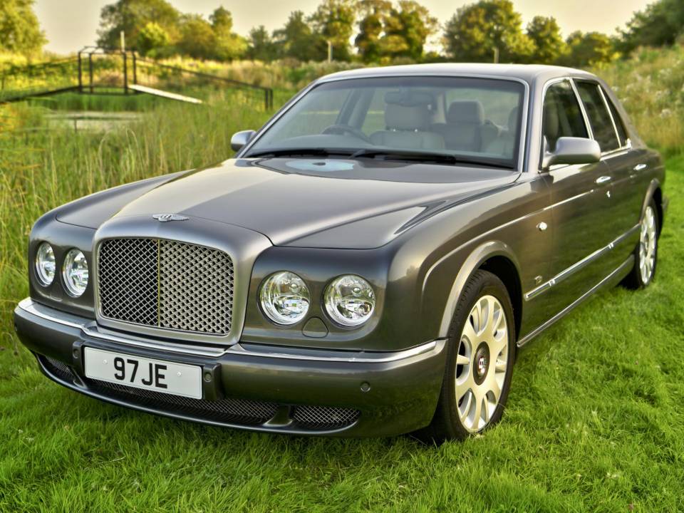Image 2/50 de Bentley Arnage R (2005)