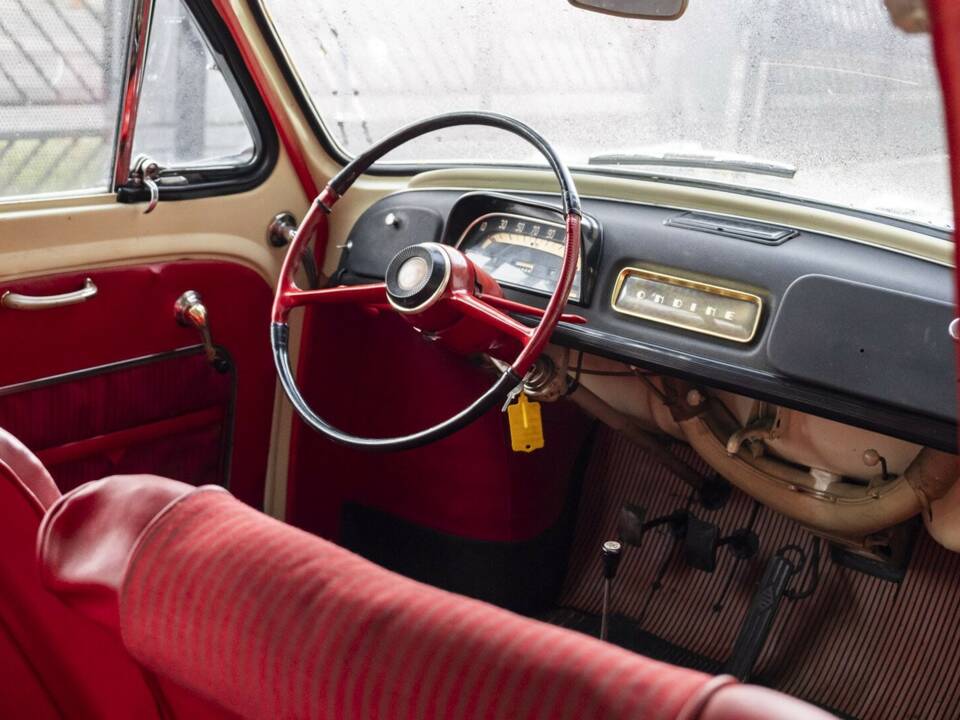 Image 24/29 of Renault Ondine (1960)