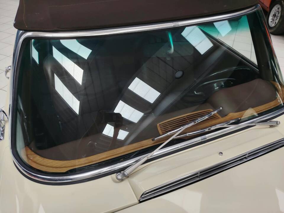 Image 20/58 of Mercedes-Benz 280 SL (1969)