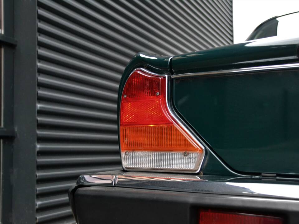 Image 9/29 de Jaguar XJ 12 (1992)