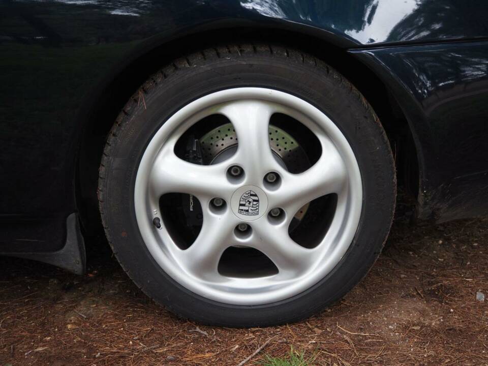 Image 29/43 of Porsche 911 Carrera (1999)