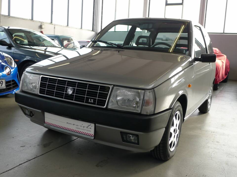 Bild 24/39 von Lancia Y10 LX I.E. (1991)