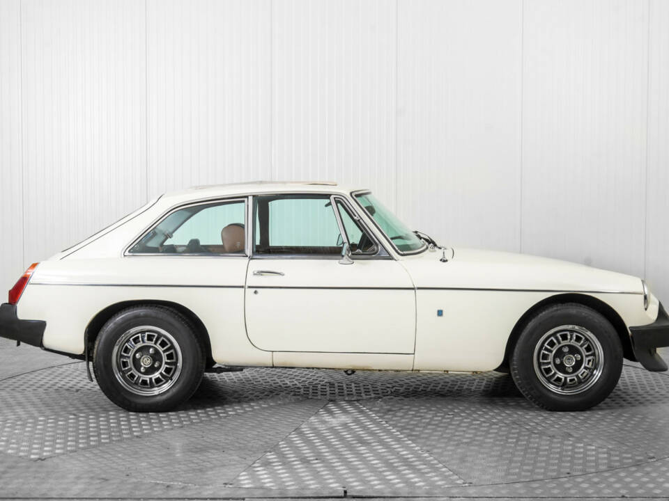 Image 10/50 of MG MGB GT V8 (1975)