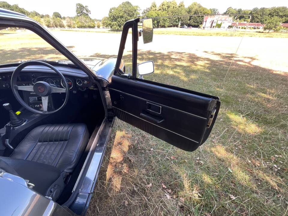 Imagen 20/45 de MG MGB GT (1974)