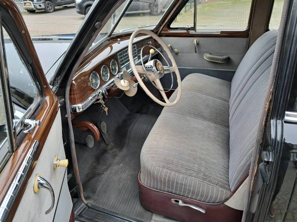 Image 4/8 of Plymouth Special Suburban (1950)