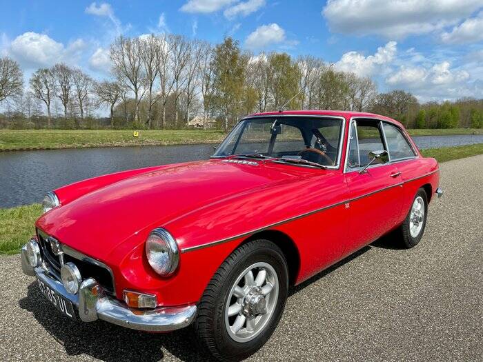 Image 3/6 de MG MGB GT (1973)