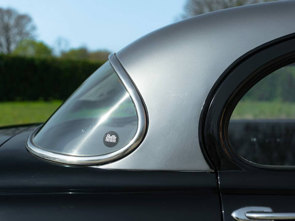 Image 27/50 of Dodge Coronet "Red Ram" (1953)