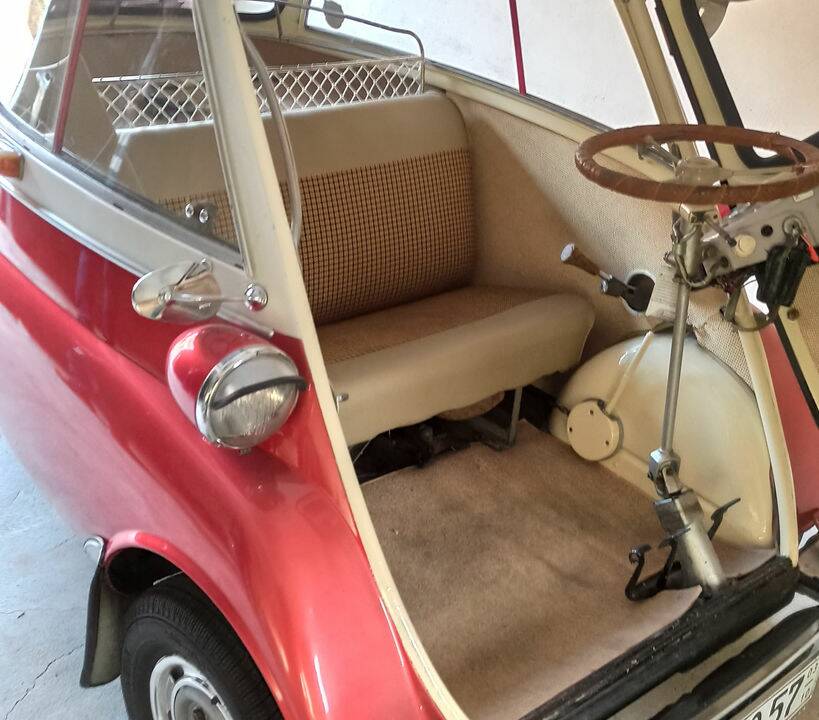 Image 2/6 of BMW Isetta 250 (1957)